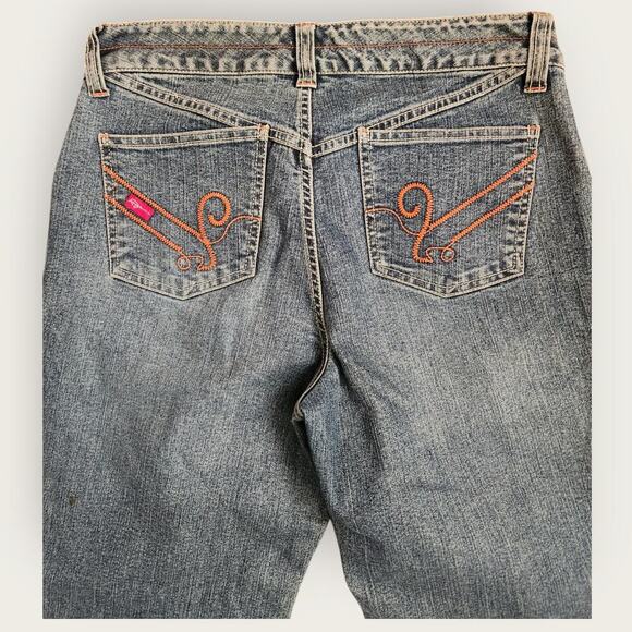 Fubu capri denim Juniors/ladies Sz 7/8 cuffed medium wash mid-rise - Picture 4 of 12